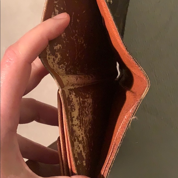 Authentic Louis Vuitton women’s wallet - Picture 7 of 8